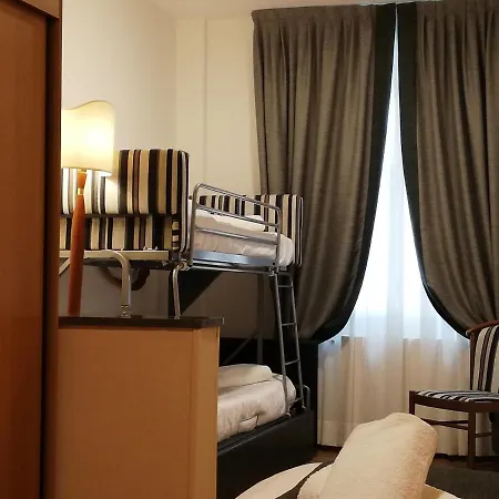 Coccodrillo & فاراتسي