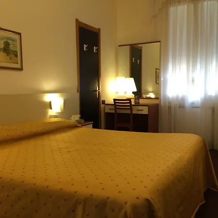 Coccodrillo & Hotel 3*