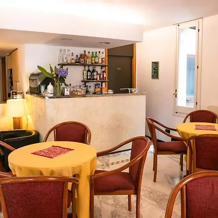 Hotel Coccodrillo & 3*