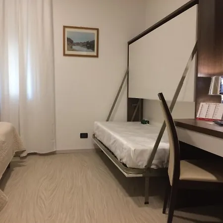 Coccodrillo & Hotel 3*
