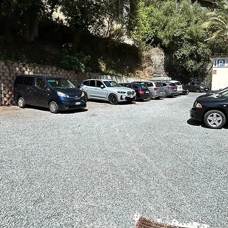 Coccodrillo & 3* Varazze