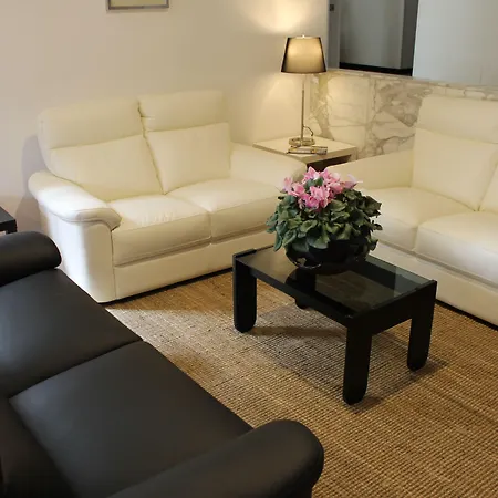 ホテル Coccodrillo & ヴァラッツェ