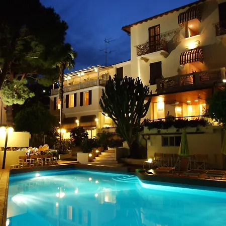 Coccodrillo & Hotel 3*