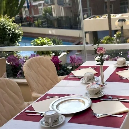 Coccodrillo & 3* ヴァラッツェ