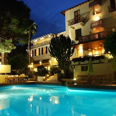 Coccodrillo & Hotel 3*
