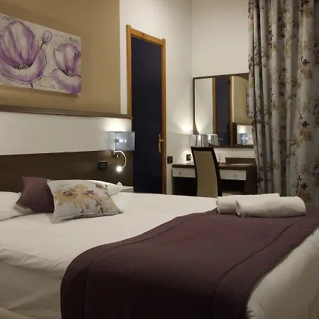 Coccodrillo & Hotel 3*