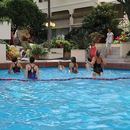 Hotel Coccodrillo & 3*