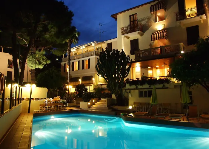 Coccodrillo & Hotel 3*