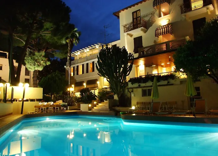 Coccodrillo & Hotel 3*